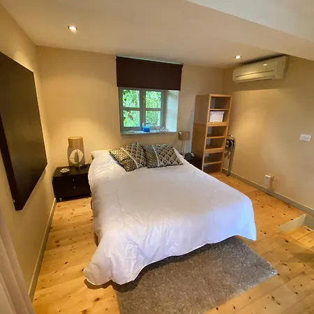 Skylight Et Separe Avec Terrasse Panoramique Avec Vue Et Piscine Privee