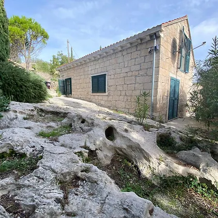 Skylight Et Separe Avec Terrasse Panoramique Avec Vue Et Piscine Privee Vila