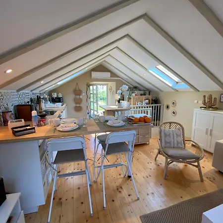 Skylight Et Separe Avec Terrasse Panoramique Avec Vue Et Piscine Privee *