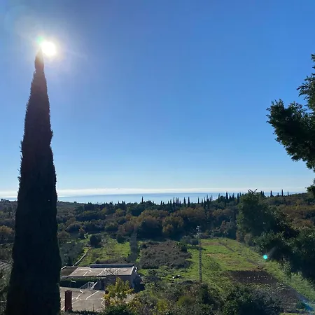 Skylight Et Separe Avec Terrasse Panoramique Avec Vue Et Piscine Privee * Čilipi