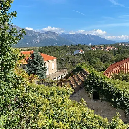Skylight Et Separe Avec Terrasse Panoramique Avec Vue Et Piscine Privee * Čilipi